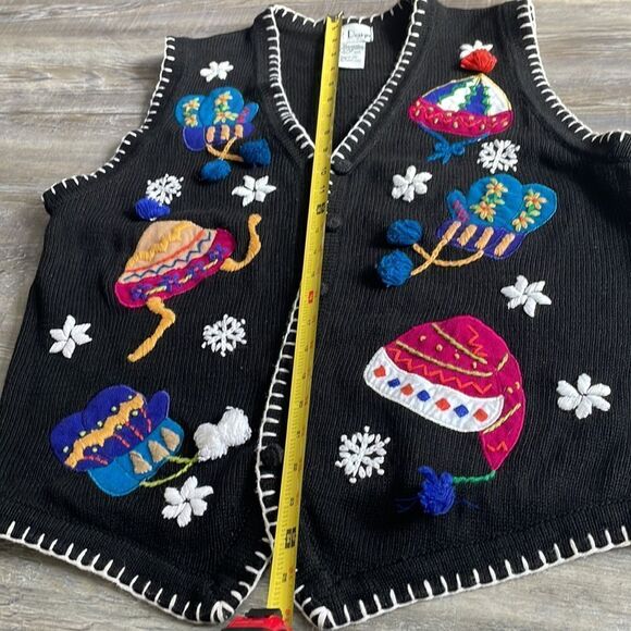 B P Design Black Knit Crochet Christmas Sweater Vest L/G mittens snowflakes - Picture 8 of 11